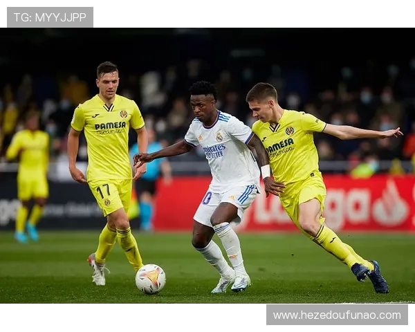 查克VJ埃奇库姆赛场观察拼劲倒地争抢铸就亮眼防守表现出色全场